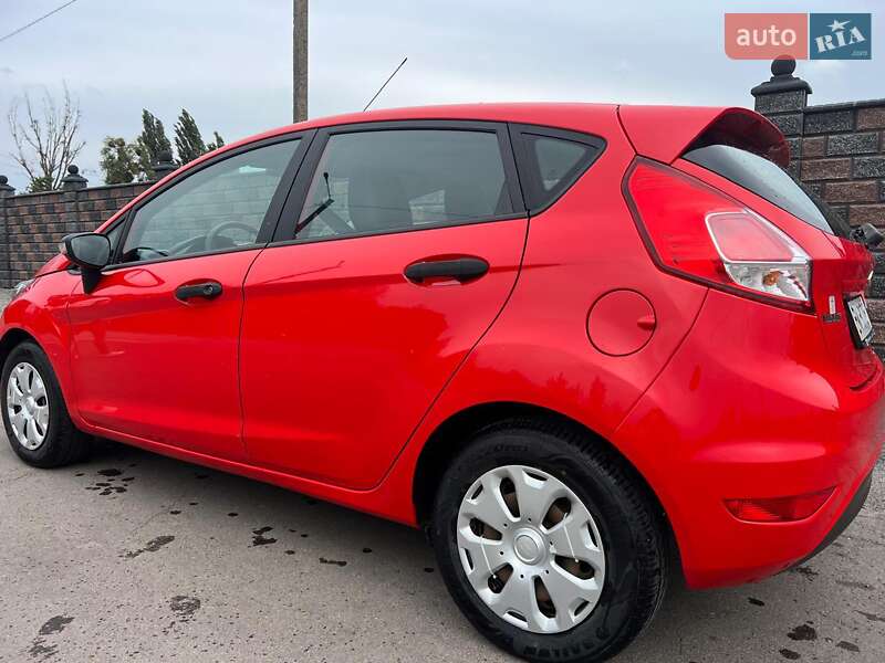 Хэтчбек Ford Fiesta 2013 в Сарнах