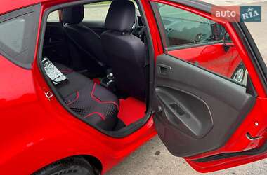Хетчбек Ford Fiesta 2013 в 