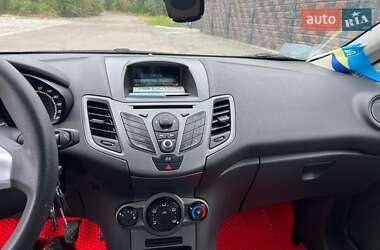 Хетчбек Ford Fiesta 2013 в 