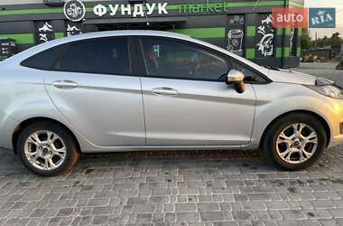 Седан Ford Fiesta 2015 в Житомире