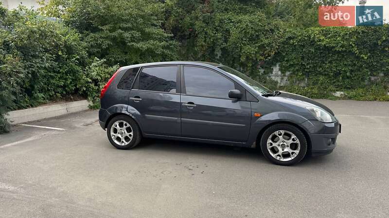 Хэтчбек Ford Fiesta 2008 в Вышгороде