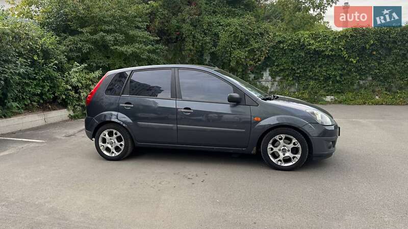 Хэтчбек Ford Fiesta 2008 в Вышгороде