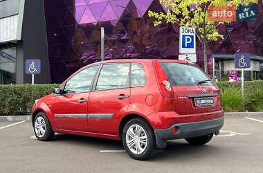 Хэтчбек Ford Fiesta 2007 в 
