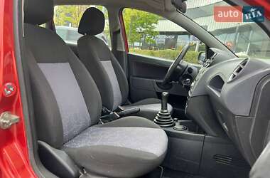 Хэтчбек Ford Fiesta 2007 в 