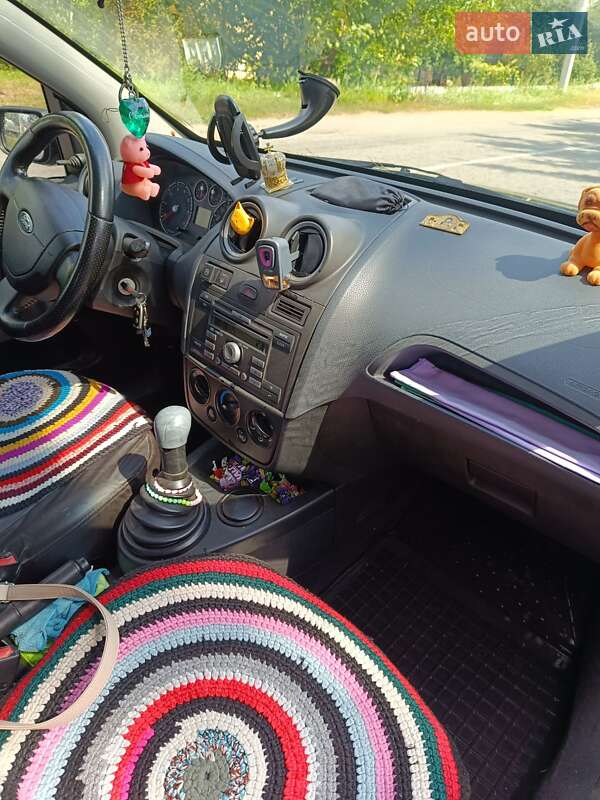 Хэтчбек Ford Fiesta 2008 в Калиновке фото 3 Хэтчбек Ford Fiesta 2008 в Калиновке