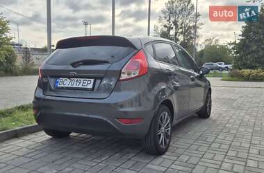 Хэтчбек Ford Fiesta 2016 в 