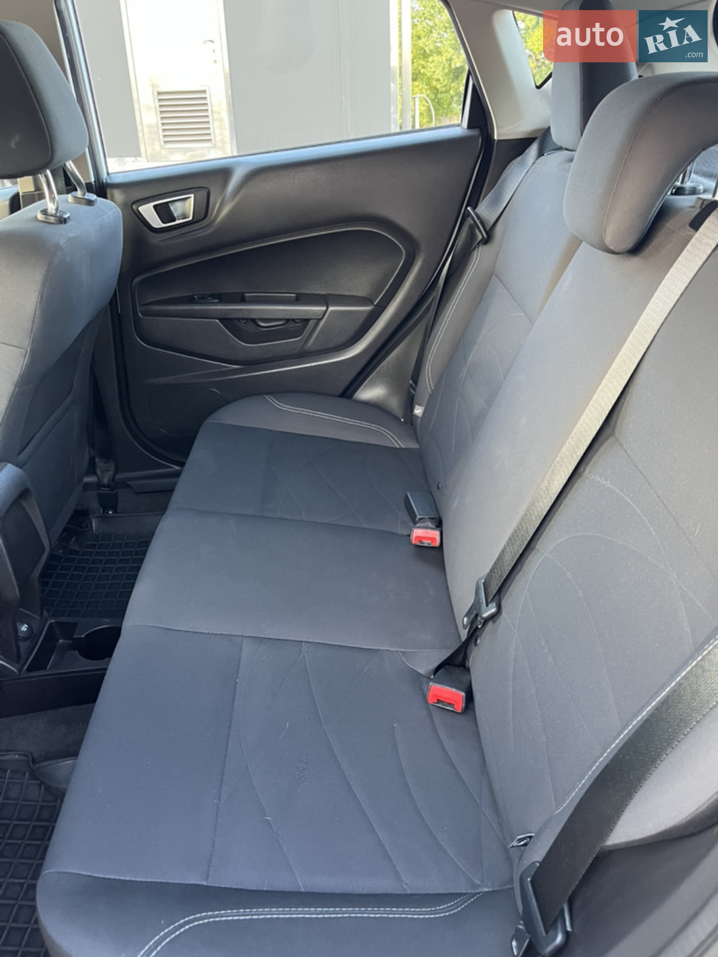 2015 Ford Fiesta - мініатюра 15