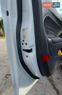 Хэтчбек Ford Fiesta 2013 в 