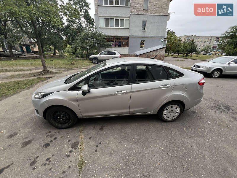 Седан Ford Fiesta 2015 в Львове фото 2 Седан Ford Fiesta 2015 в Львове