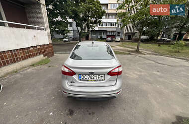 Седан Ford Fiesta 2015 в 