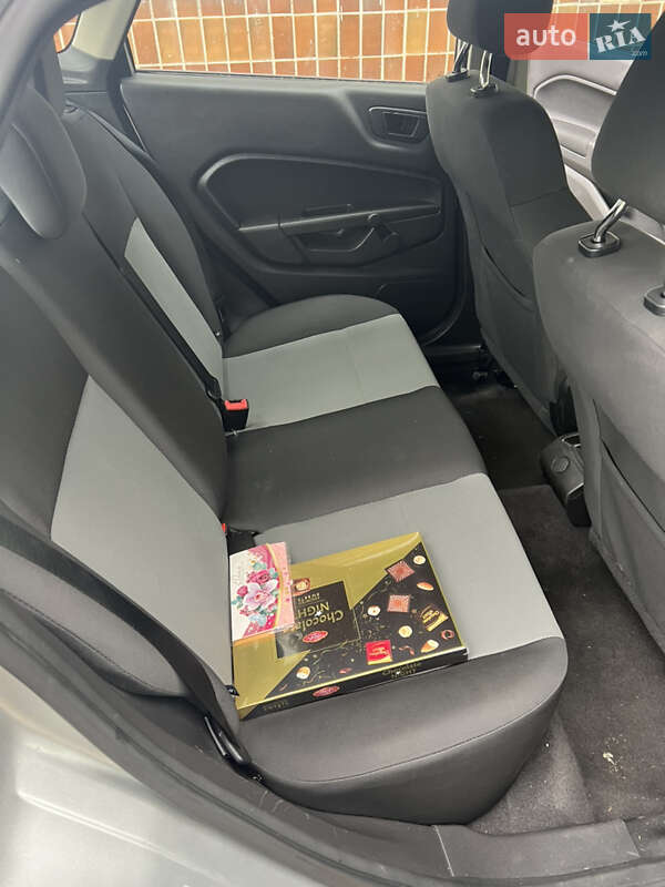 Седан Ford Fiesta 2015 в Львове фото 10 Седан Ford Fiesta 2015 в Львове