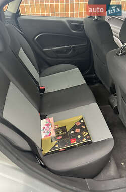 Седан Ford Fiesta 2015 в 