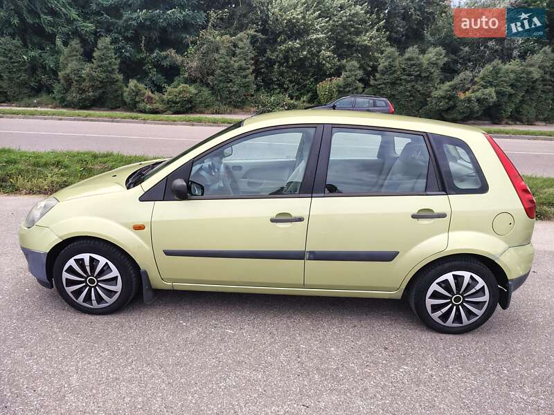 Хэтчбек Ford Fiesta 2007 в Львове