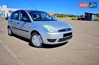 Хэтчбек Ford Fiesta 2004 в Киеве