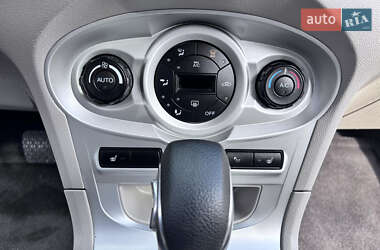 Хэтчбек Ford Fiesta 2018 в 