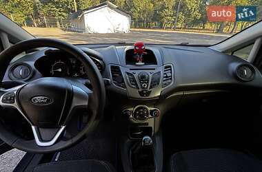 Хэтчбек Ford Fiesta 2013 в 