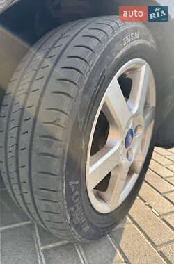 Хэтчбек Ford Fiesta 2011 в 
