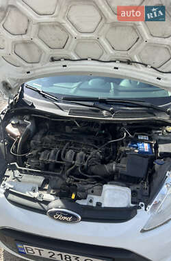 Хэтчбек Ford Fiesta 2011 в 
