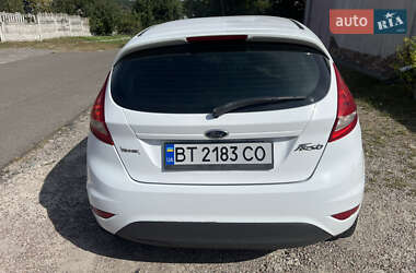 Хэтчбек Ford Fiesta 2011 в 