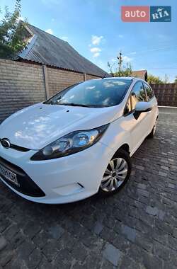 Хэтчбек Ford Fiesta 2012 в Краснограде