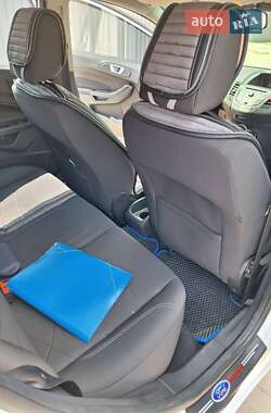 Хетчбек Ford Fiesta 2013 в 