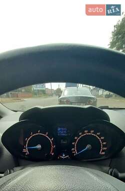 Хетчбек Ford Fiesta 2013 в 