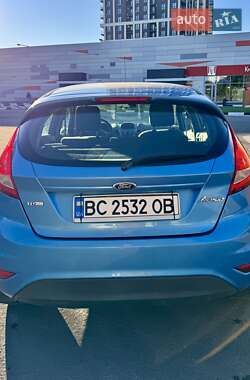 Хэтчбек Ford Fiesta 2011 в 