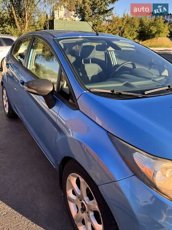 Хэтчбек Ford Fiesta 2011 в Львове