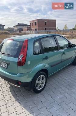 Хэтчбек Ford Fiesta 2006 в 