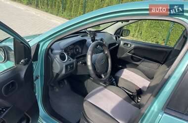 Хэтчбек Ford Fiesta 2006 в 