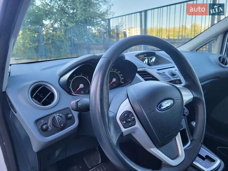Хетчбек Ford Fiesta 2010 в Києві фото 3 Хетчбек Ford Fiesta 2010 в Києві