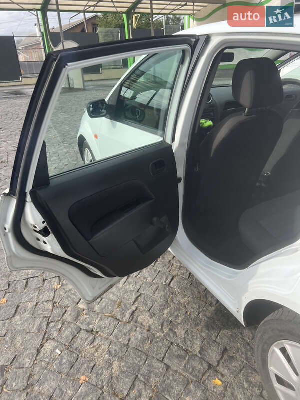 Хетчбек Ford Fiesta 2006 в Хмельницькому