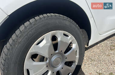 Хэтчбек Ford Fiesta 2011 в 