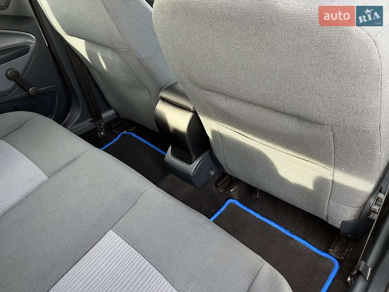 Хэтчбек Ford Fiesta 2011 в Пустомытах