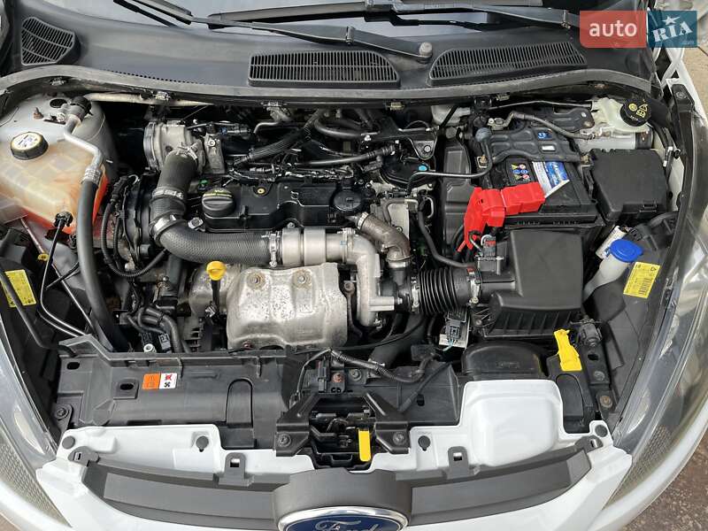 Хэтчбек Ford Fiesta 2011 в Пустомытах