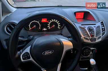 Хэтчбек Ford Fiesta 2010 в 