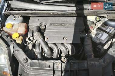 Хетчбек Ford Fiesta 2006 в 