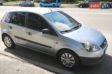 Хетчбек Ford Fiesta 2006 в 