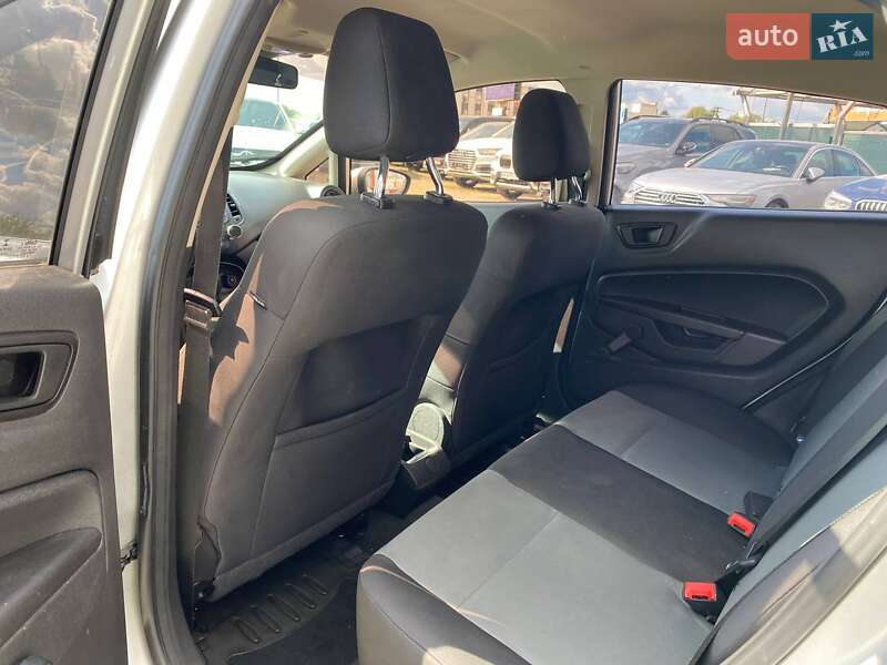 Хэтчбек Ford Fiesta 2015 в Львове
