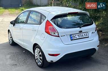 Хэтчбек Ford Fiesta 2016 в 