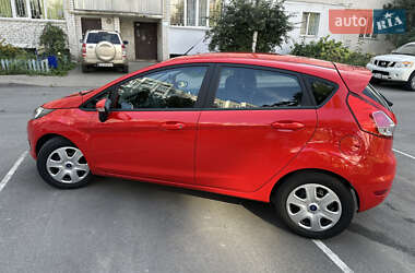 Хэтчбек Ford Fiesta 2016 в 
