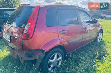 Хэтчбек Ford Fiesta 2006 в 