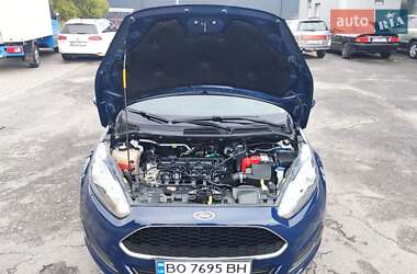 Хэтчбек Ford Fiesta 2016 в 