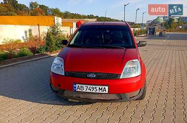 Хэтчбек Ford Fiesta 2006 в 