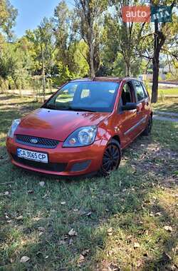 Хэтчбек Ford Fiesta 2006 в 