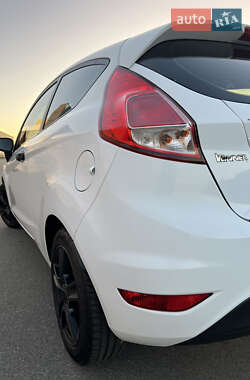 Хэтчбек Ford Fiesta 2014 в 