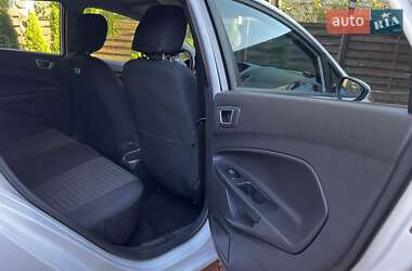 Хэтчбек Ford Fiesta 2013 в 