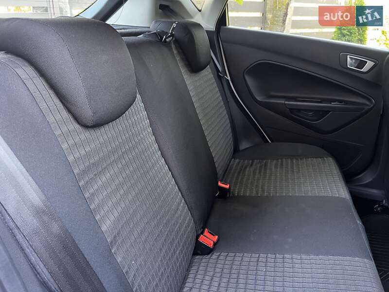 Хэтчбек Ford Fiesta 2013 в Калуше