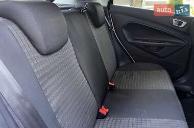 Хэтчбек Ford Fiesta 2013 в 