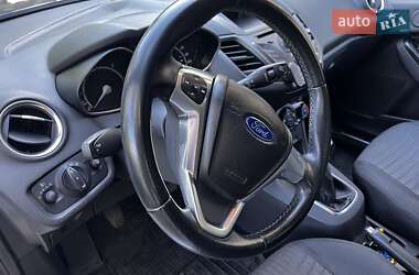 Хэтчбек Ford Fiesta 2013 в 